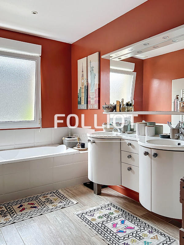 Maison - 171 m² - 7 pièces