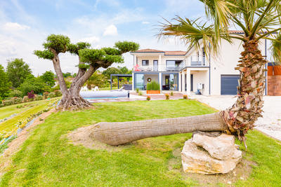 Maison - 230 m² - 7 pièces