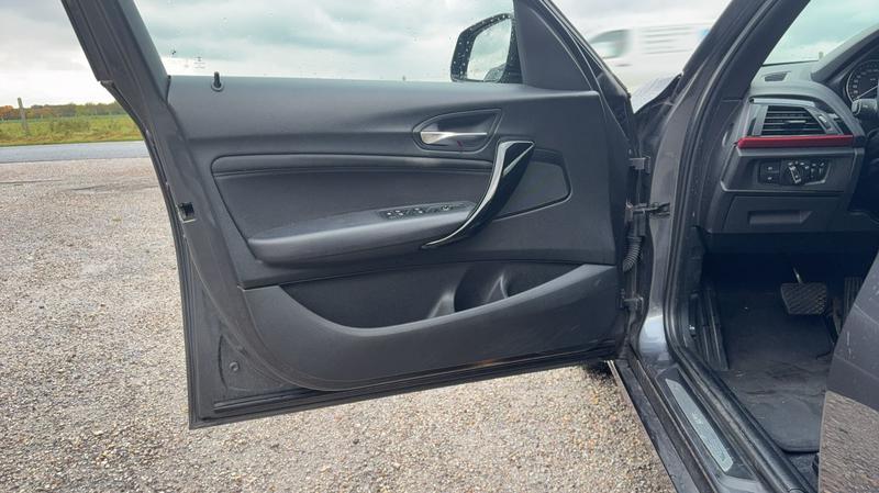 Bmw Série 1 8 118d 143 Sport