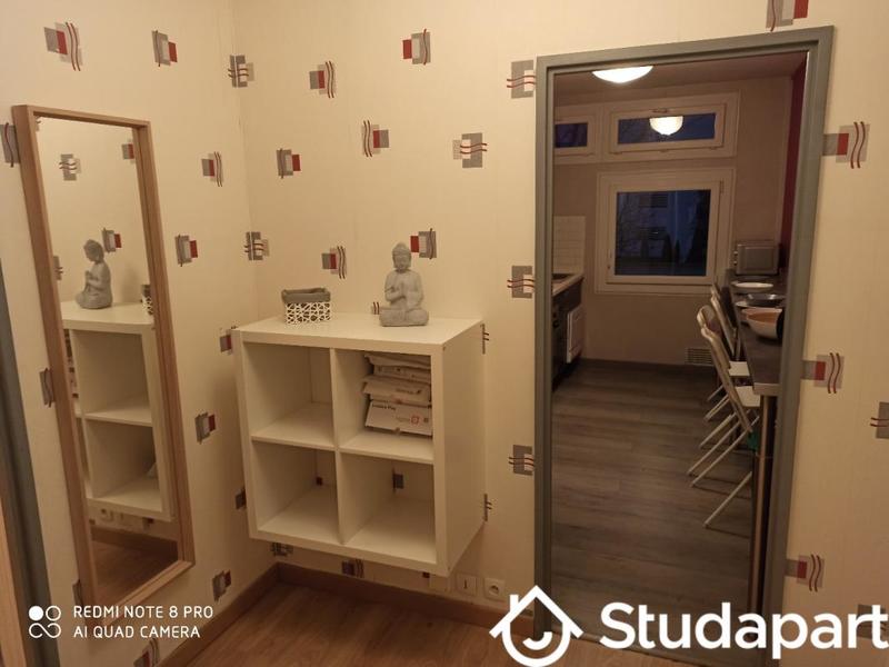 Chambre - 11 m² - 1 pièce