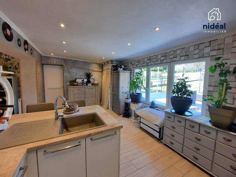 Maison - 101 m² - 6 pièces