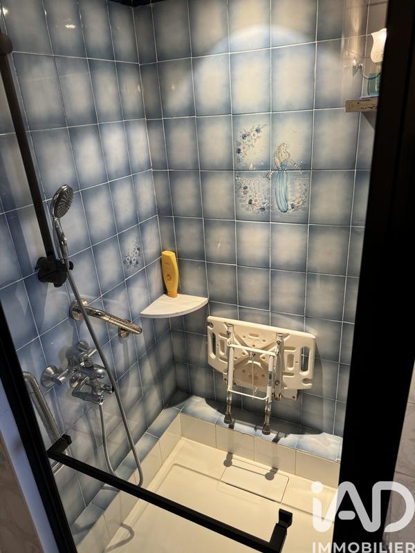 Maison - 245 m² - 9 pièces