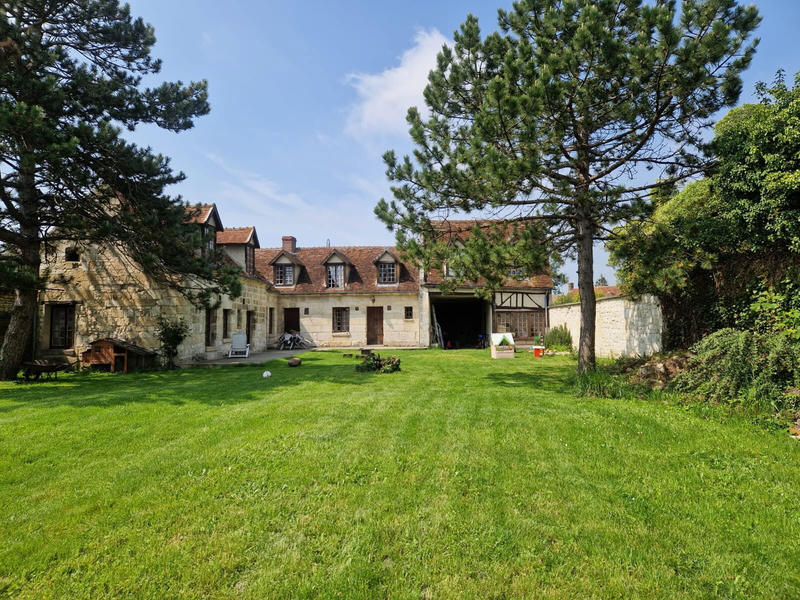 Maison - 220 m² - 6 pièces