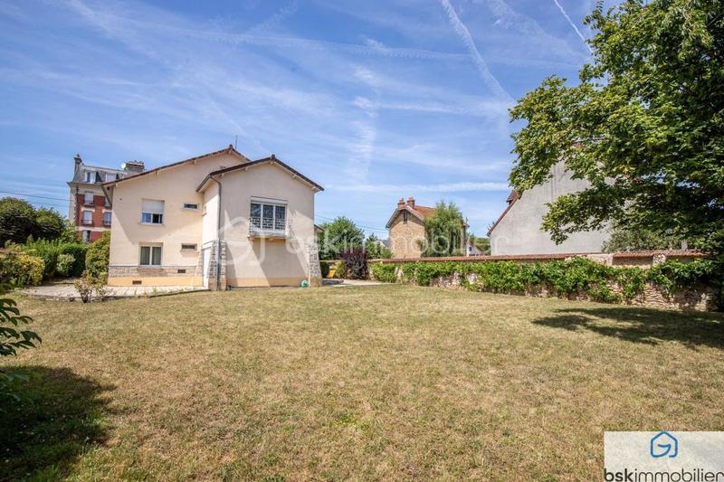 Maison - 320 m² - 10 pièces