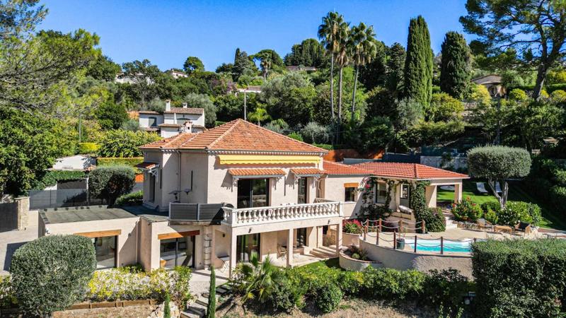 Villa - 204 m² - 6 pièces