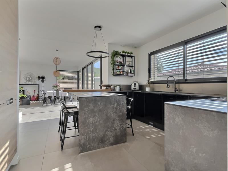 Maison - 159 m² - 5 pièces