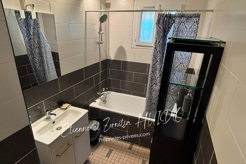 Maison - 157 m² - 9 pièces