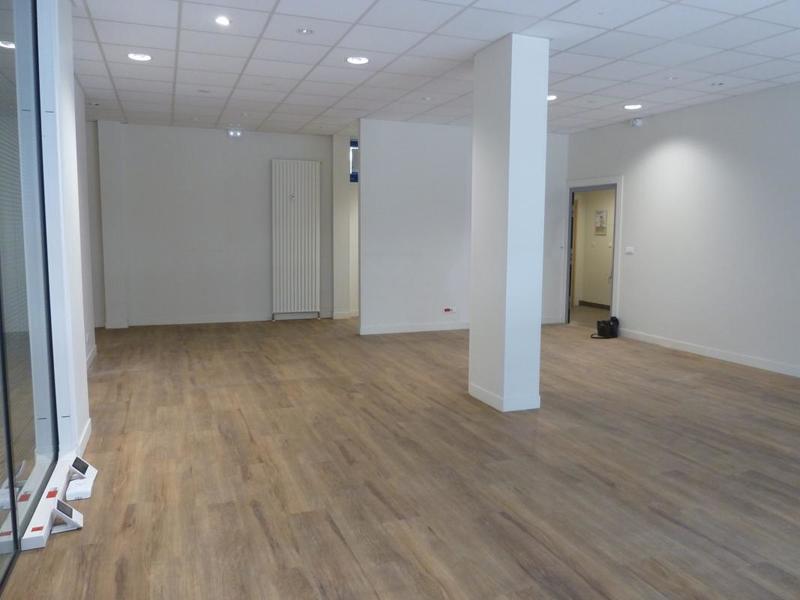 Local commercial - 142 m² - 2 pièces