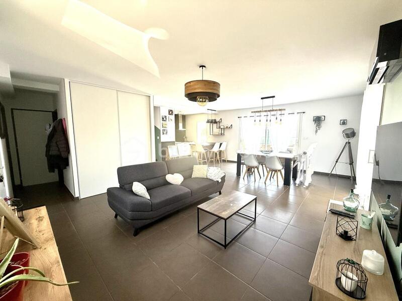 Maison - 99 m² - 4 pièces