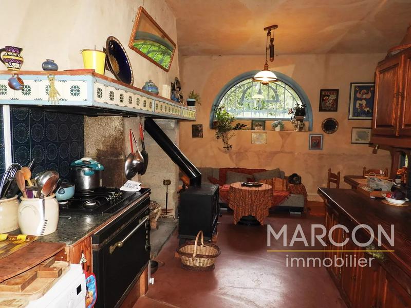 Maison - 320 m² - 10 pièces