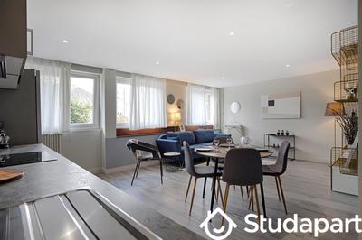 Chambre - 14 m² - 1 pièce