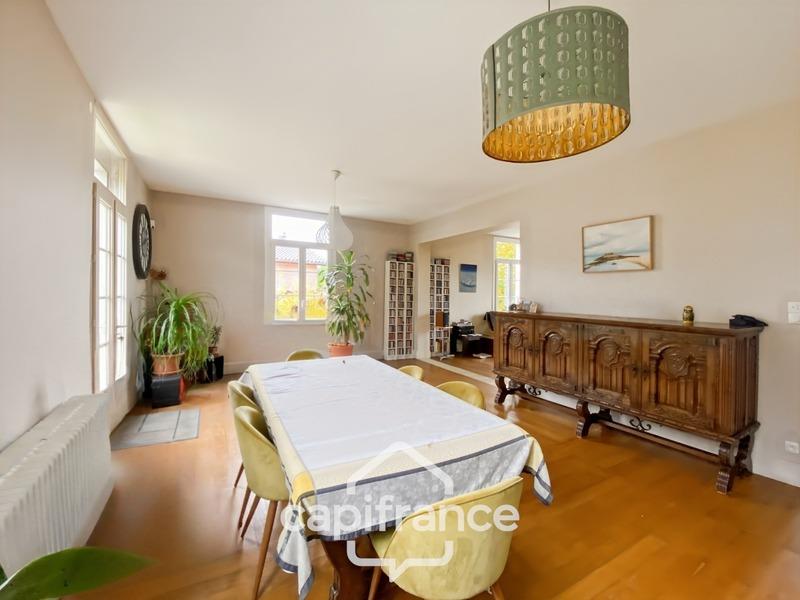 Maison bourgeoise - 212 m² - 8 pièces