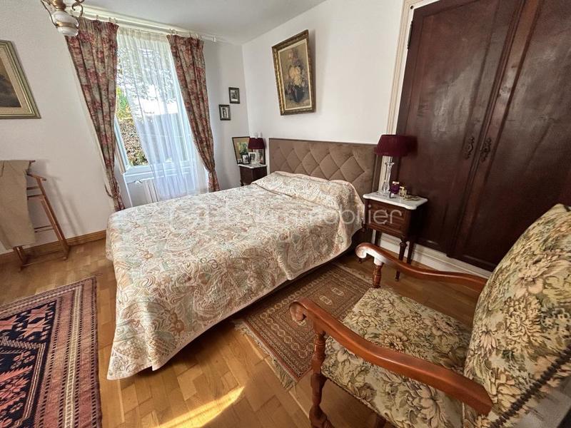 Maison en pierre - 230 m² - 8 pièces