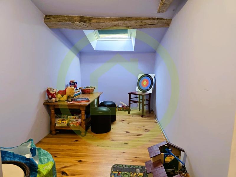 Maison - 207 m² - 7 pièces