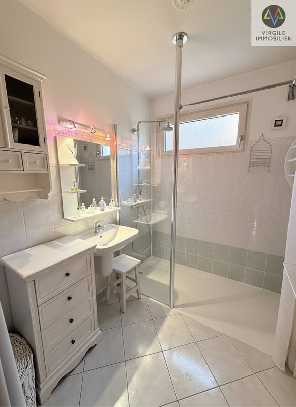 Maison - 161 m² - 8 pièces