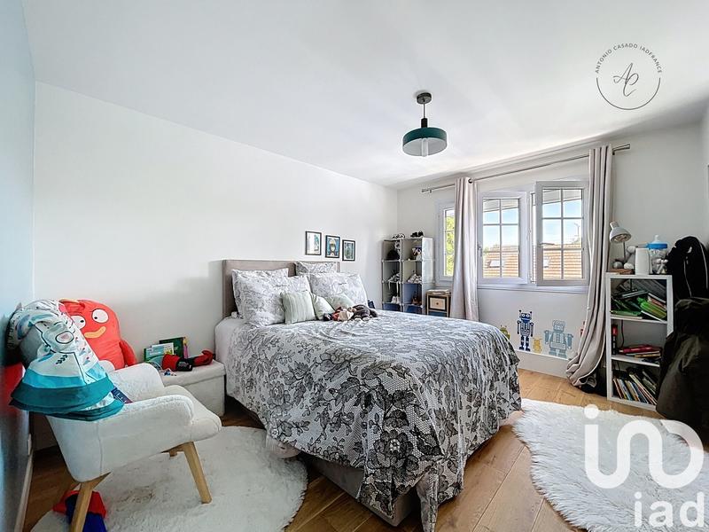 Maison - 225 m² - 7 pièces