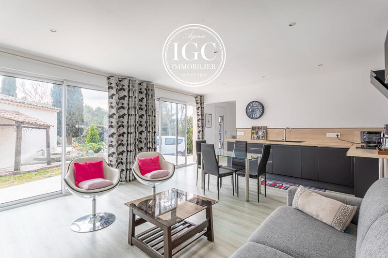 Maison - 220 m² - 7 pièces