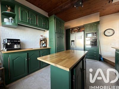 Maison - 223 m² - 8 pièces