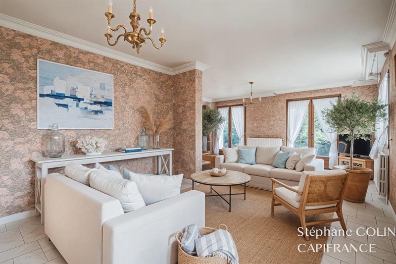 Maison - 201 m² - 8 pièces