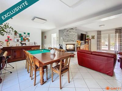 Maison - 248 m² - 10 pièces