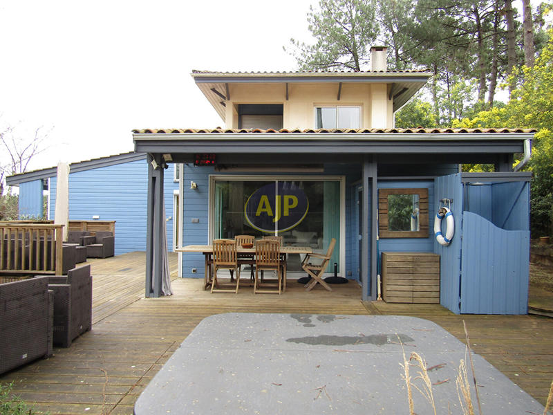 Maison - 111 m² - 5 pièces