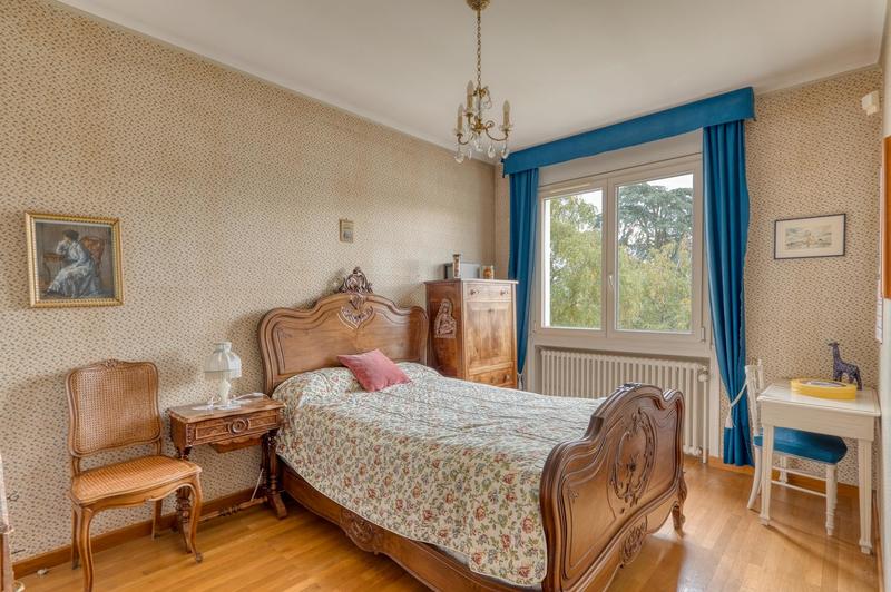 Maison traditionnelle - 191 m² - 7 pièces