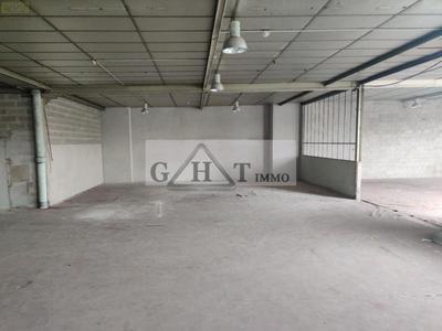 Entrepôt - 1 385 m²