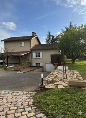 Maison - 214 m² - 5 pièces