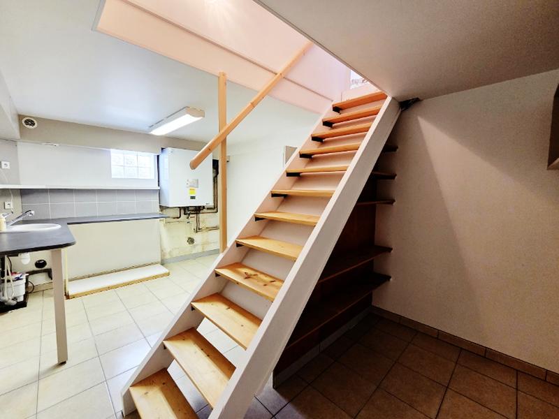 Pavillon - 200 m² - 8 pièces