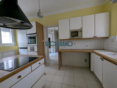 Appartement - 136 m² - 7 pièces