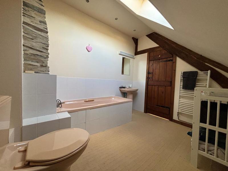 Maison - 262 m² - 6 pièces