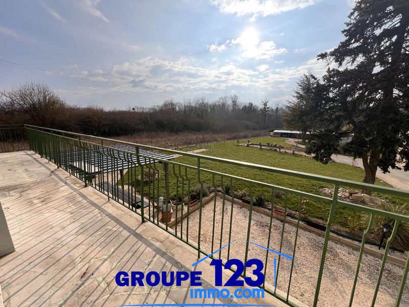 Maison - 260 m² - 11 pièces