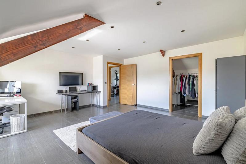 Maison - 213 m² - 6 pièces