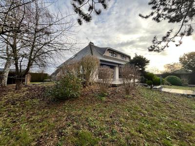 Maison - 247 m² - 7 pièces