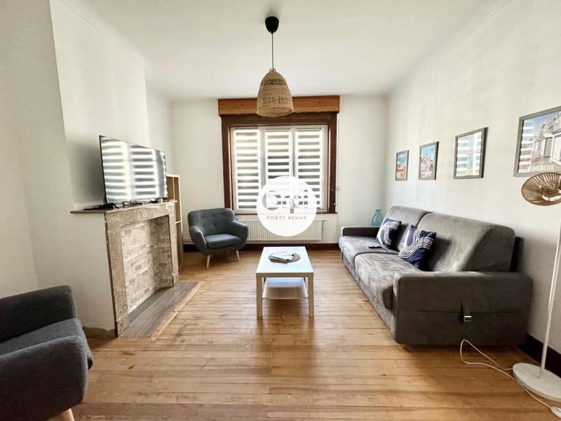 Immeuble - 211 m² - 9 pièces