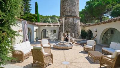 Villa - 520 m² - 10 pièces