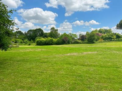 Terrain constructible - 4 586 m²