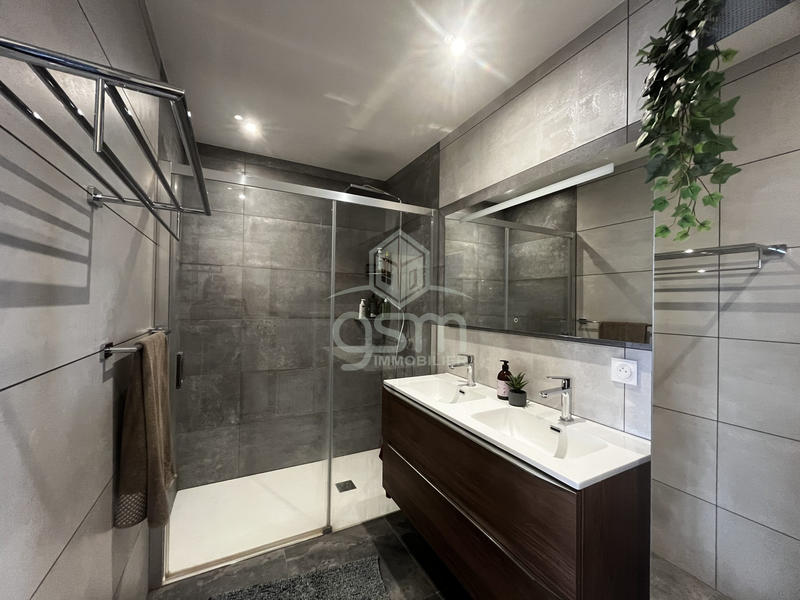 Maison - 81 m² - 5 pièces