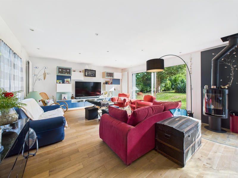 Maison - 203 m² - 8 pièces