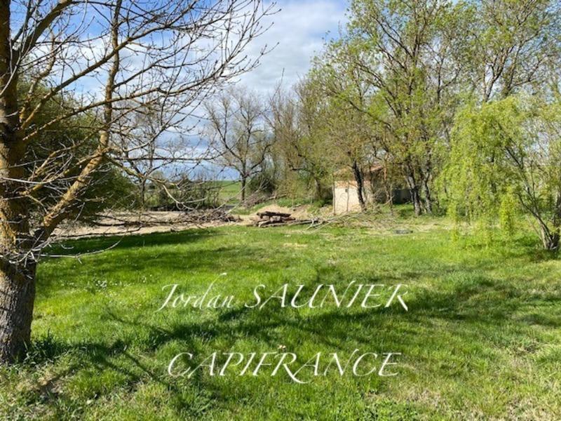 Terrain constructible - 2 500 m²