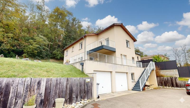 Maison - 166 m² - 5 pièces