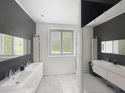 Maison - 225 m² - 11 pièces