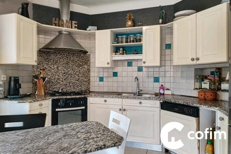 Maison traditionnelle - 170 m² - 6 pièces