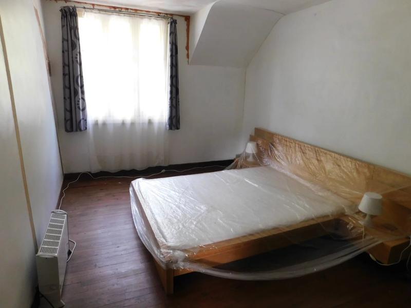 Maison - 3 630 m² - 9 pièces