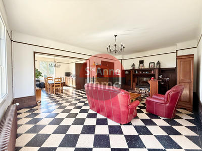 Maison - 205 m² - 8 pièces