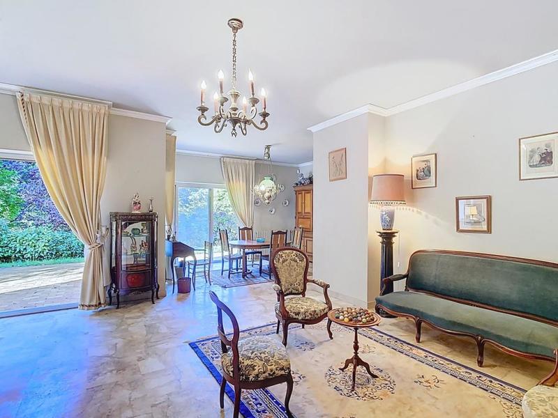 Villa - 273 m² - 9 pièces