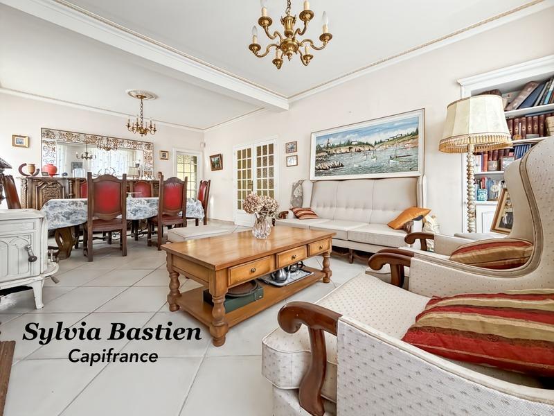 Maison - 121 m² - 6 pièces