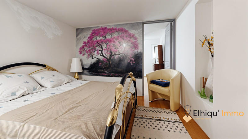 Maison - 230 m² - 7 pièces