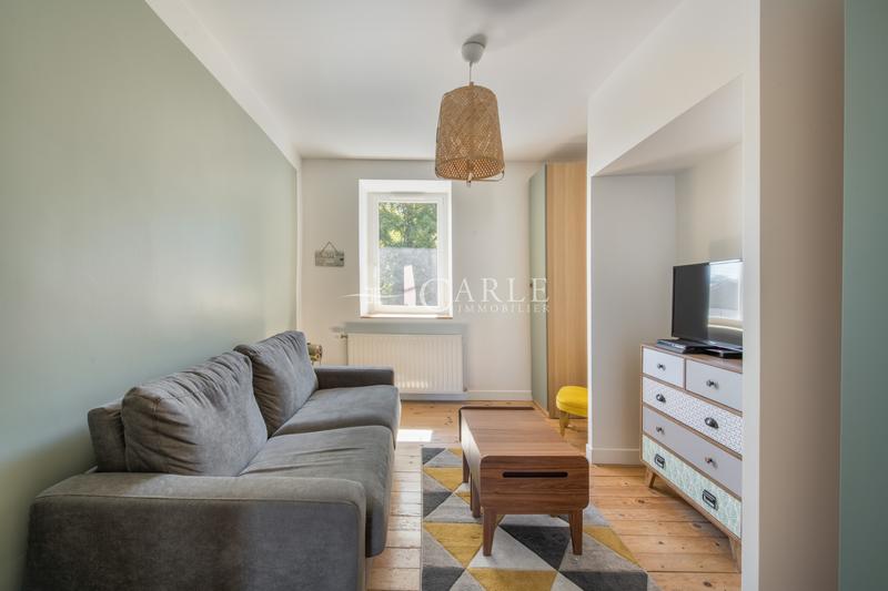 Maison - 201 m² - 7 pièces