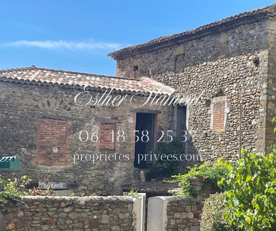 Maison - 270 m² - 4 pièces